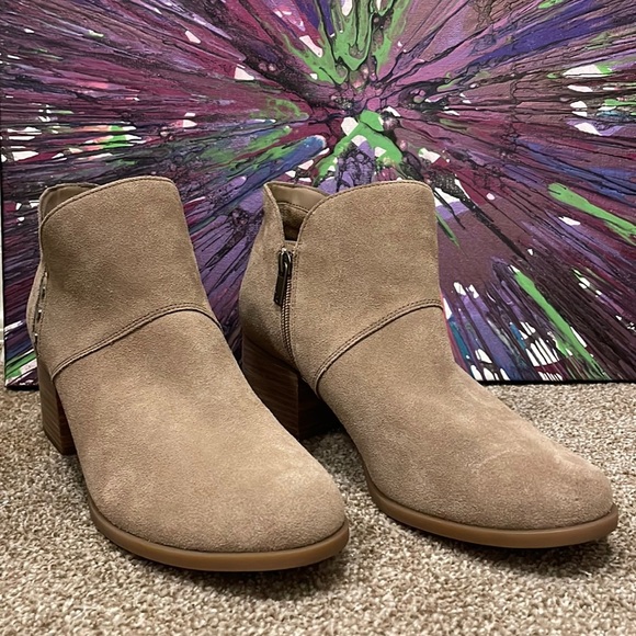 Koolaburra Shoes - NWOT Koolaburra by Ugg Sofiya Ankle Boots 🌟